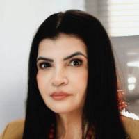 Dra. Adriana Souza